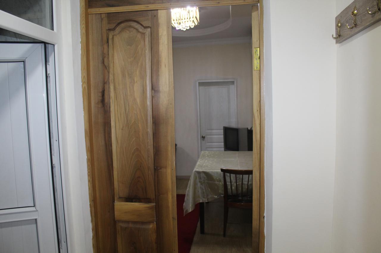 Apartment On Saakadze Batumi Zewnętrze zdjęcie